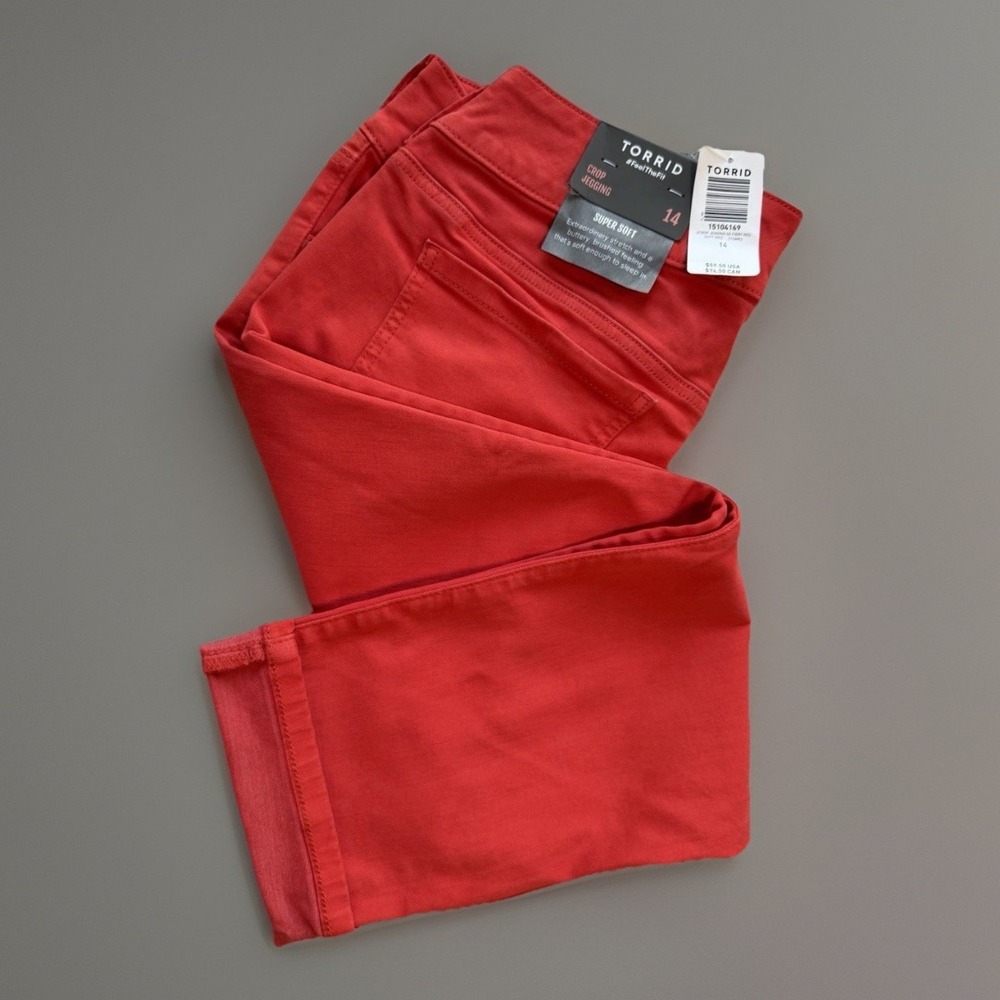 NWT Torrid High Rise Crop‎ Jegging Pants 3 Button Fiery Red Womens Size 14